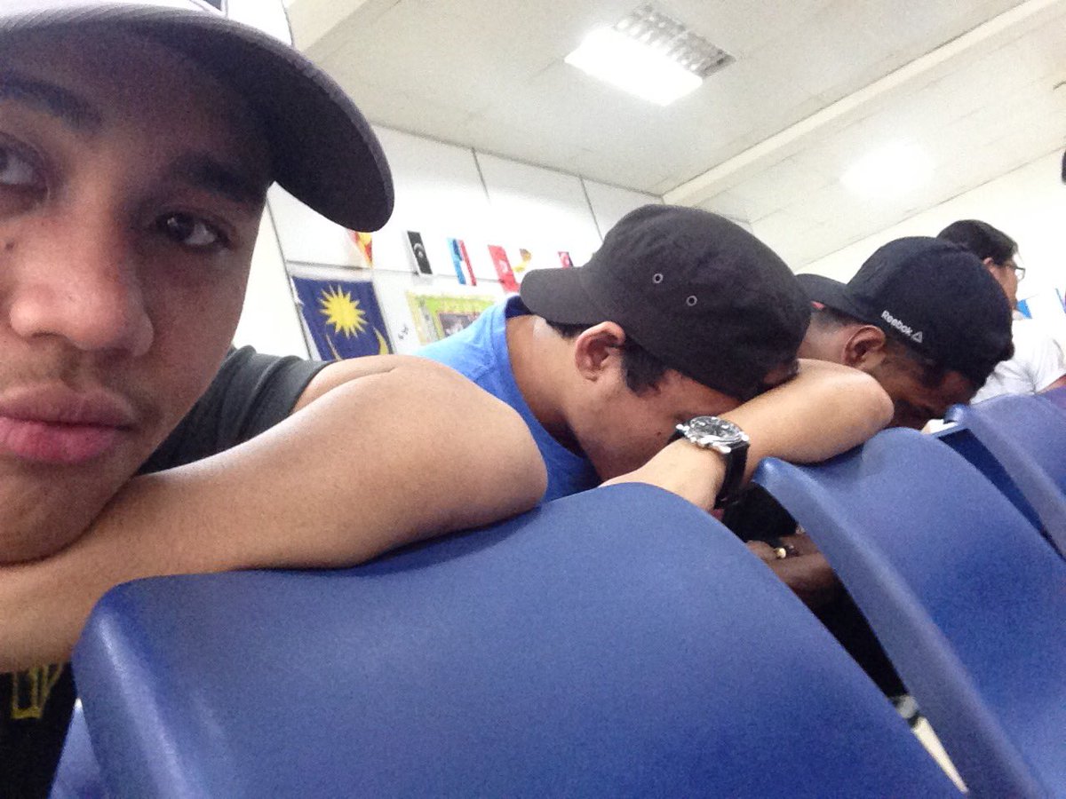 astrapazmi's tweet photo. Sebbek depa sanggup skip kelaih nk teman🏩 #charmingpost https://t.co/IoXCanTLZ8