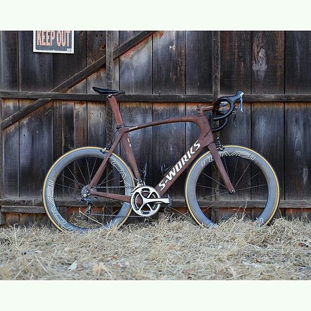 Specialized_MX's tweet photo. Es conocida como #RustVenge, la bici "oxidada". Si quieres ver más de estos diseños únicos… https://t.co/28LryeCv7U https://t.co/6WcIQNlQ6i