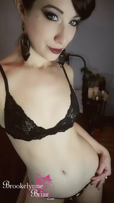 I'm jumping on #MyFreeCams  😆 https://t.co/byJBmiKCqi Come &amp; tease me.  Tips make my #LOVENSE toy vibrate<a href="/tag/myfreecams"class="tags">#MyFreeCams</a><a href="/tag/tmblr"class="tags"><span>#tmblr</span></a><a href="/tag/lovense"class="tags"><span>#lovense</span></a>