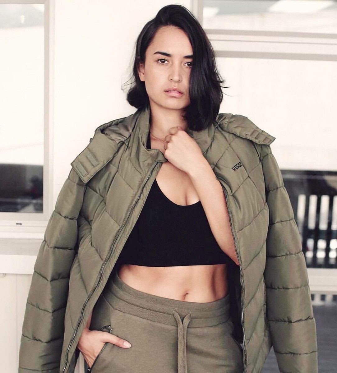 MILKSHAKEMODELS's tweet photo. 😍😍 Hi Emma 😍👋🏽 #MilkshakeModelz #russellathletic #shorthairdontcare https://t.co/KQlHBxr92j