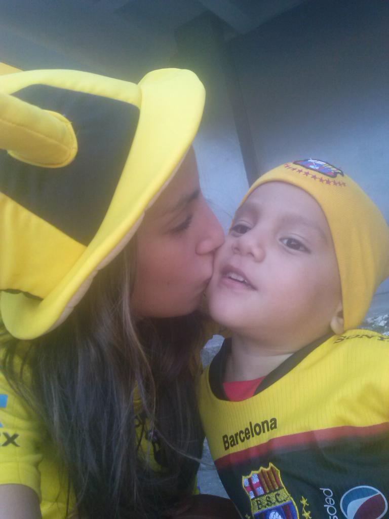 stefiloor's tweet photo. #100xCientoBeso... Amor único y auténtico... https://t.co/Ss3rbKvwzP