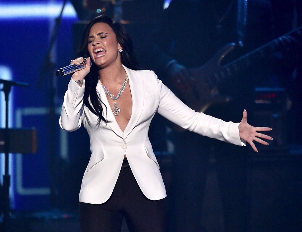 BlessedByDemi's tweet photo. PROUD @ddlovato #GRAMMYs https://t.co/OdiZn4u5r4