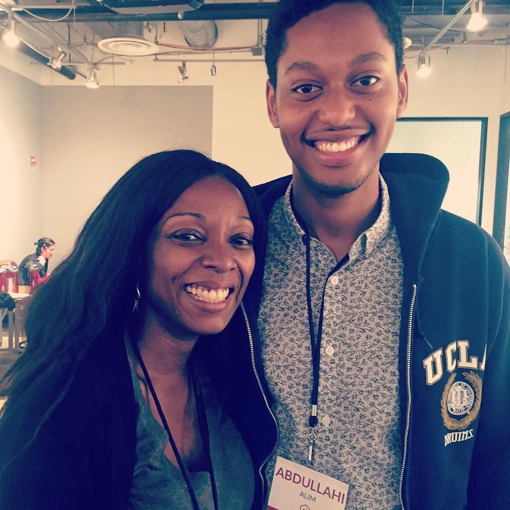 DesignRambles's tweet photo. Innovator using hackathons to solve issues of global concern #hiveglobal #socialentrepreneurship #hiveleaders #desi… https://t.co/al48gMnPfL