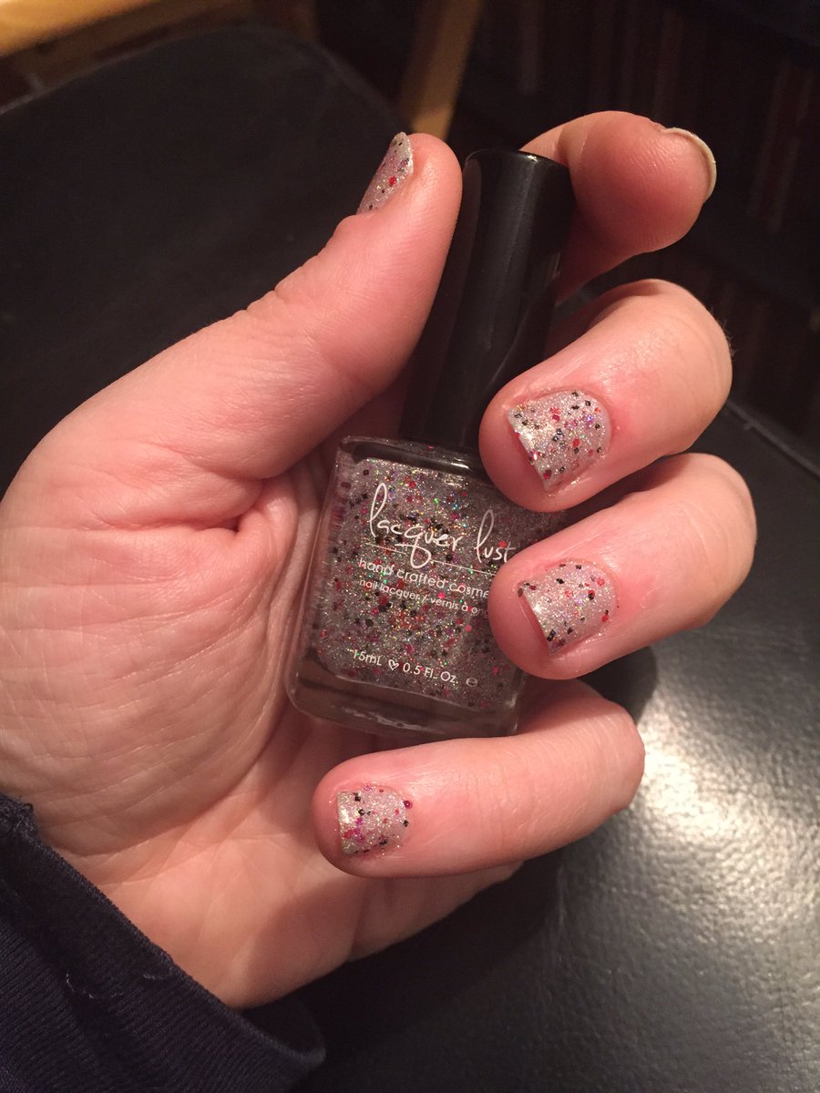 andeesings's tweet photo. A little "unloved unicorn" on Grammy night. #lacquerlust https://t.co/LK17wVvWrI
