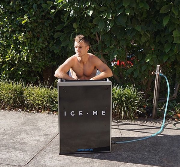 AFLPlayers's tweet photo. .@PAFC's @robbiegray_9 &amp; @EssendonFC's @BrendonGoddard9 among those loving @IceMe_Recovery: https://t.co/eg6hYViig1 https://t.co/sF9shJ20V8