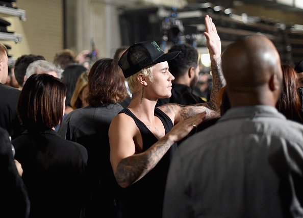 biebersmaniabr's tweet photo. Justin Bieber nos bastidores do GRAMMYs  2016 - (15/02).

#VoteBeliebersUK #KCA https://t.co/WduhO5LBsc