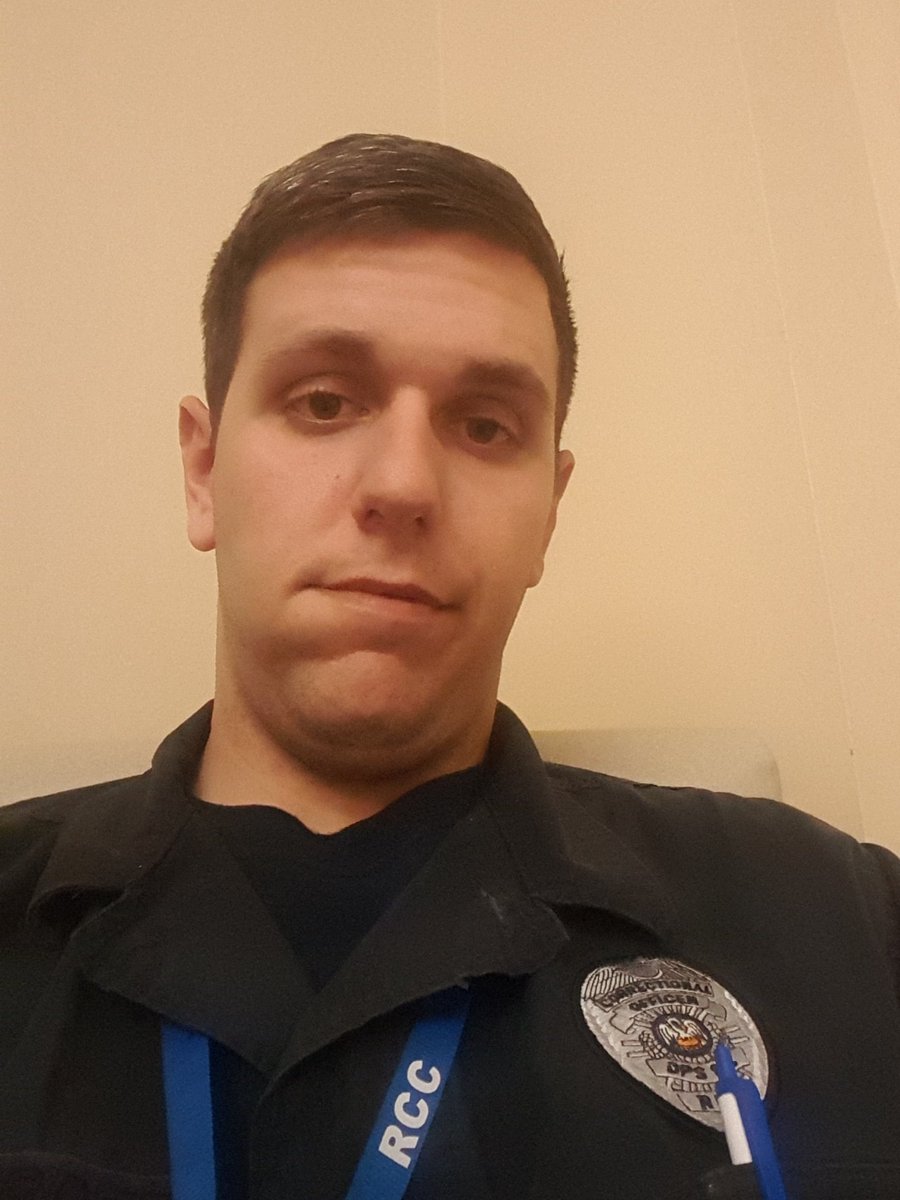 MichaelCulpepp7's tweet photo. Work flow #CorrectionalOfficer #NIGHTSHIFT #puttinginwork #strivingforexcellence @CorrectionsOne https://t.co/MrEM4MetmT