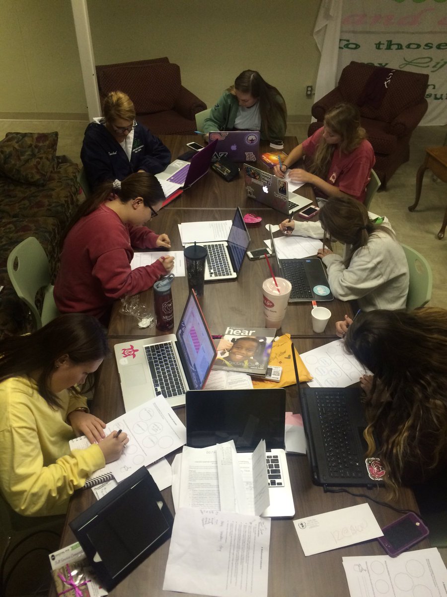 mostatedz's tweet photo. Our executive board doing the balanced calandar worksheet from #DZPres16 #trulybalanced @DeltaZetaNatl https://t.co/x2zR9CoTYF
