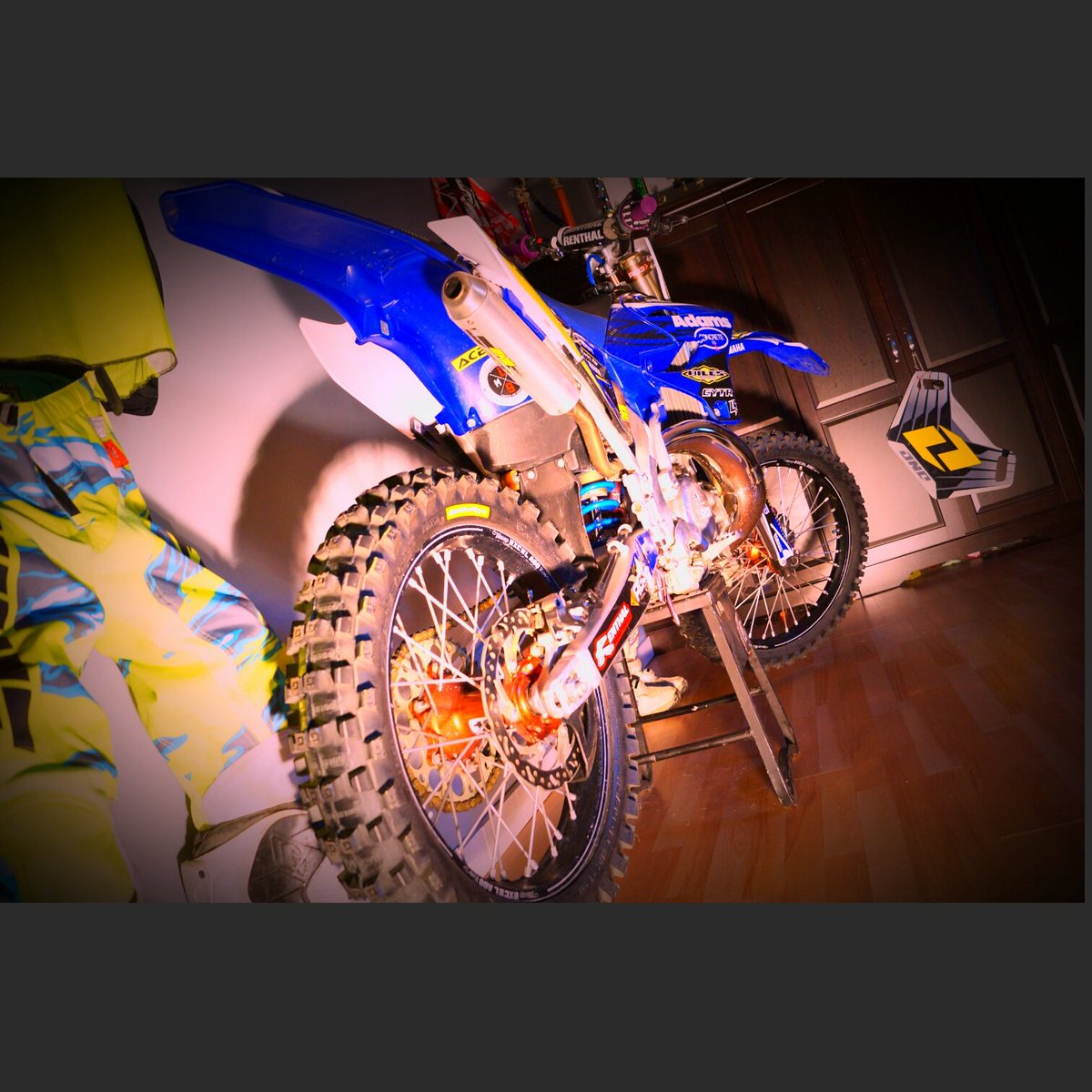 SHIFTiTapparel's tweet photo. Looking Good In the SHIFT.IT Office #2stroke #Motohead #moto @billspipes #LetsRide #Yamaha #motocross #MX2016 https://t.co/UAPHtl5THg