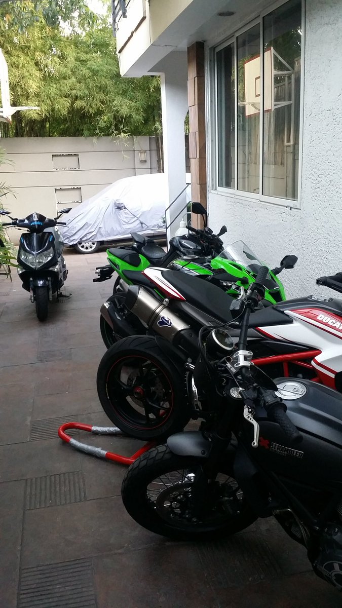GutzRock's tweet photo. #BikesOnFleek https://t.co/H17yZrS75I