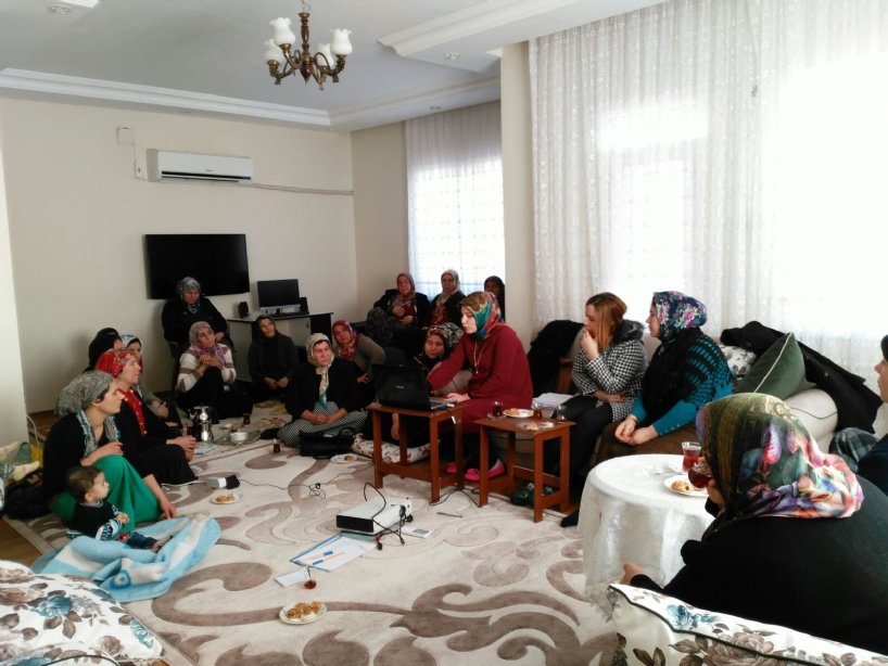 HalfetiB's tweet photo. Halfeti’de kadın sağlığı semineri 

Halfeti Belediyesi https://t.co/4dFuulrQlT https://t.co/HB42KUyDR9