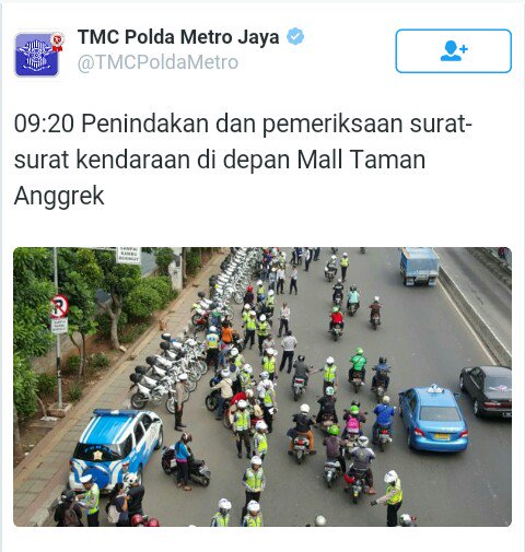Hayo tebak motor dan mobilnya lagi parkir atau berhenti? @DivHumasPolri <a href="/TMCPoldaMetro/">TMC Polda Metro Jaya</a> <a href="/kopdarpengicau/">Pengicau #RoadSafety</a> <a href="/PeduliLantas/">Peduli Lalulintas</a>