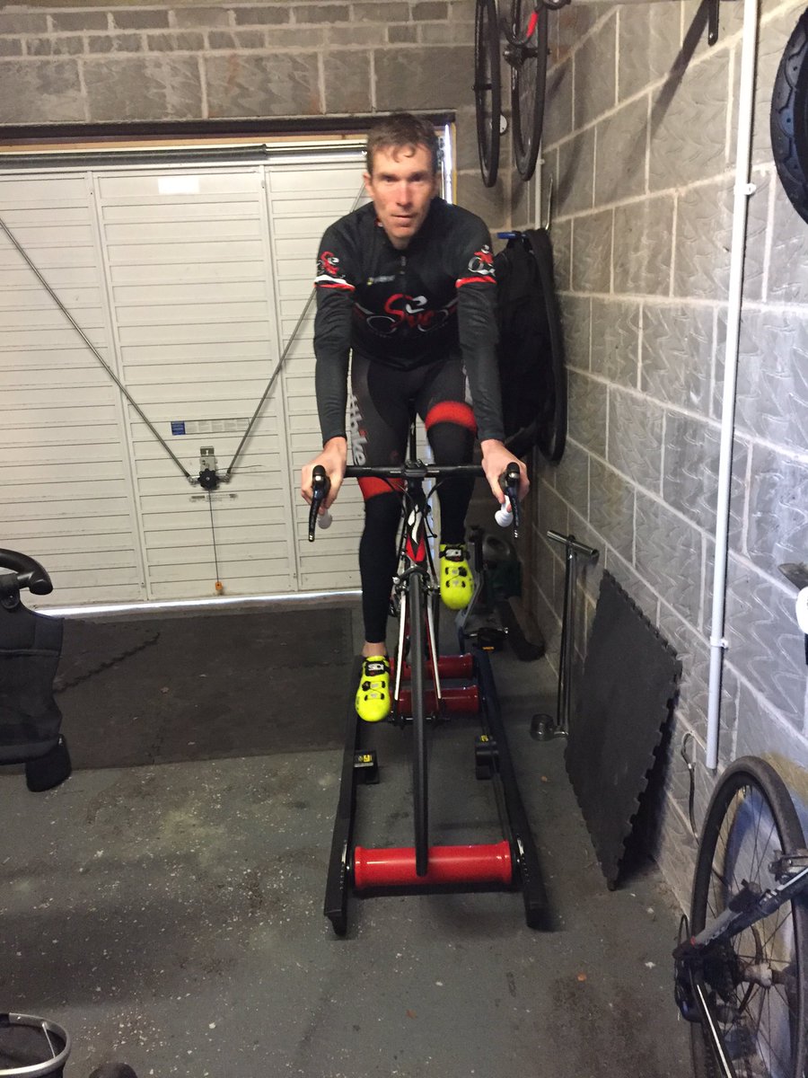 joner0060's tweet photo. VO2 swim followed by a roller spin up set.Looking forward to a WATT bikeset.#3sessiontuesday @army_mens @wattbike https://t.co/X4chcmnuIr
