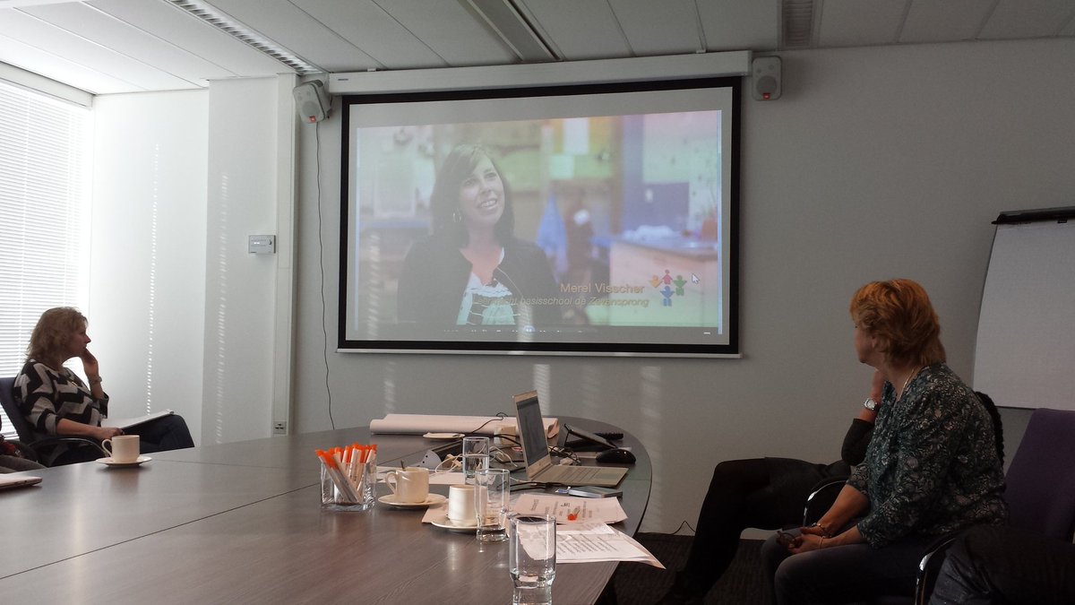 de_Zevensprong's tweet photo. Zo trots op onze Merel. Een filmpje over de ontwikkeling van het jonge kind werd vertoond op een directiebijeenkomst https://t.co/vpAflHX0YN