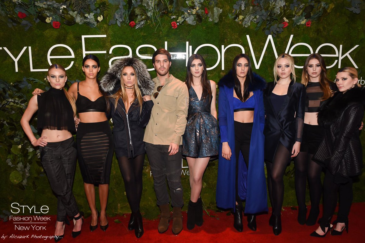4ChionLifestyle's tweet photo. #AndrewWarren presents 1st collection. #sophistication @stylefw #stylefwny #runway #NYFW #snowday #frozenweek https://t.co/XN7tWYxTgt