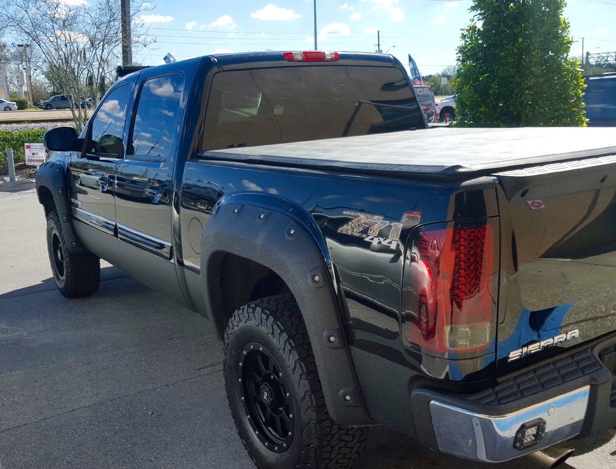mathieson_scott's tweet photo. #Z71 #4x4 decal changed to #camo Whatcha y'all think? Next will camo the #gmc emblem on the front #truck #offeoad https://t.co/AJ50I0os37