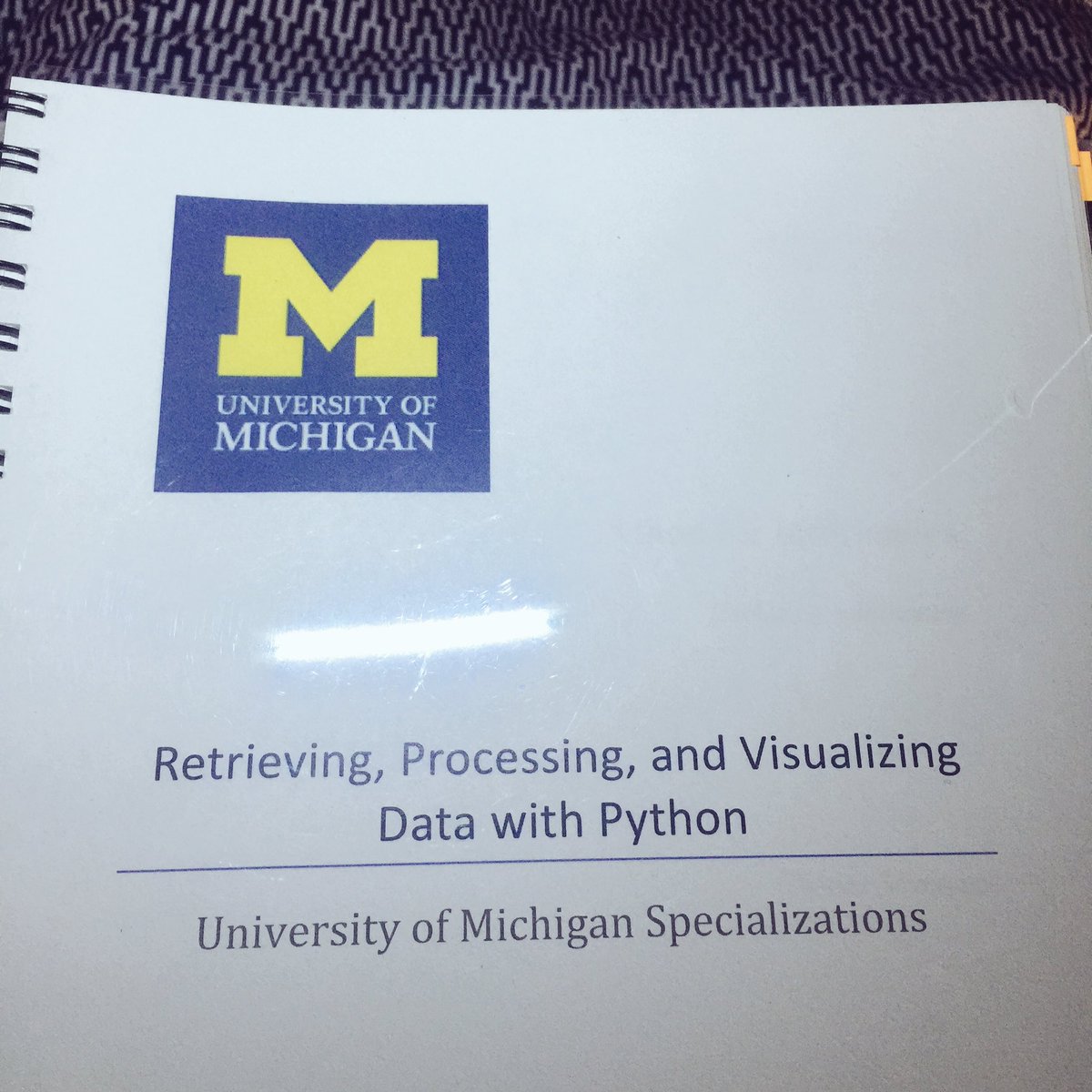 vivaelhuano's tweet image. Nada como una lectura de calidad para antes de dormir #iLoveCode