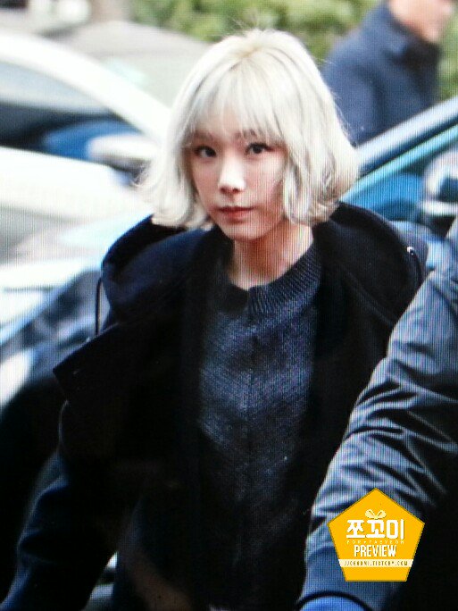 [PIC][17-02-2016]TaeYeon xuất hiện tại tòa nhà KBS để ghi hình cho chương trình "Yoo Hee Yeol's Sketchbook" vào hôm nay  CbUIpZlUUAAROaJ