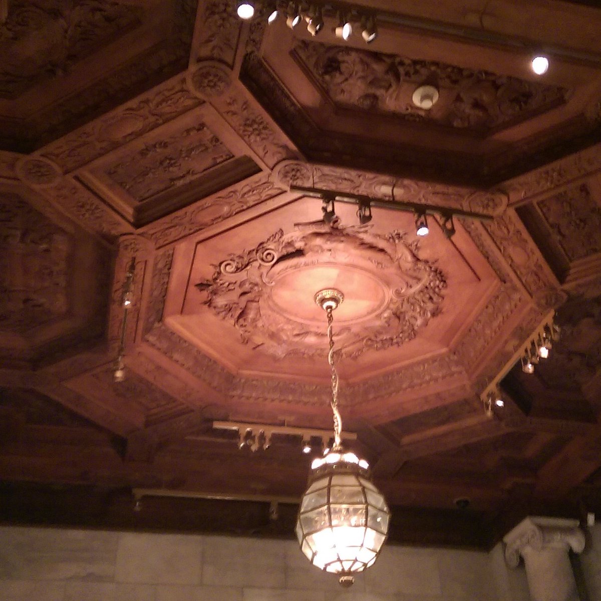 HardwoodContra's tweet photo. #NYC #Manhattan #nycpl #NewYork #publiclibrary #trimwork #intetiordesign #designlux #designthinking https://t.co/sVkl4c6Srj