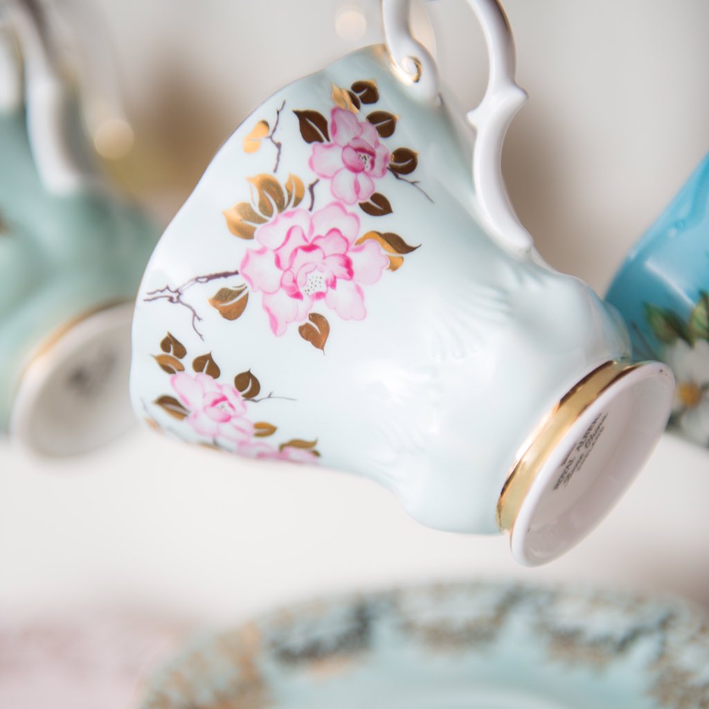 auraspasalon's tweet photo. Vintage teacups @auraspasalon https://t.co/58xZYDmQtv