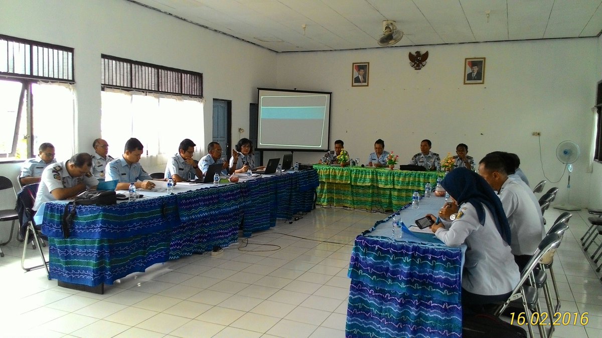 RupbasanBJM's tweet photo. Rapat pembahasan RKA-K/L 2017 diikuti 5 UPT bertempat di Rupbasan Banjarmasin(16/2) #rupbasan https://t.co/JNMQDv3gim