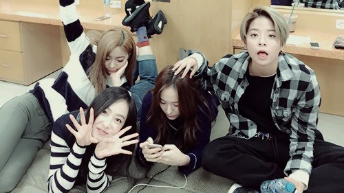 xJanelleJ's tweet photo. Chill time is up. TIme to hit the stage to perform on @WendySpotlight ! #DiamondPremiere https://t.co/SQbo54vK8d