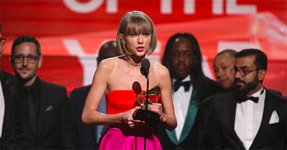 How <a href="/taylorswift13/">Taylor Swift</a> brought girl power to the #GRAMMYs: ow.ly/YmWX8