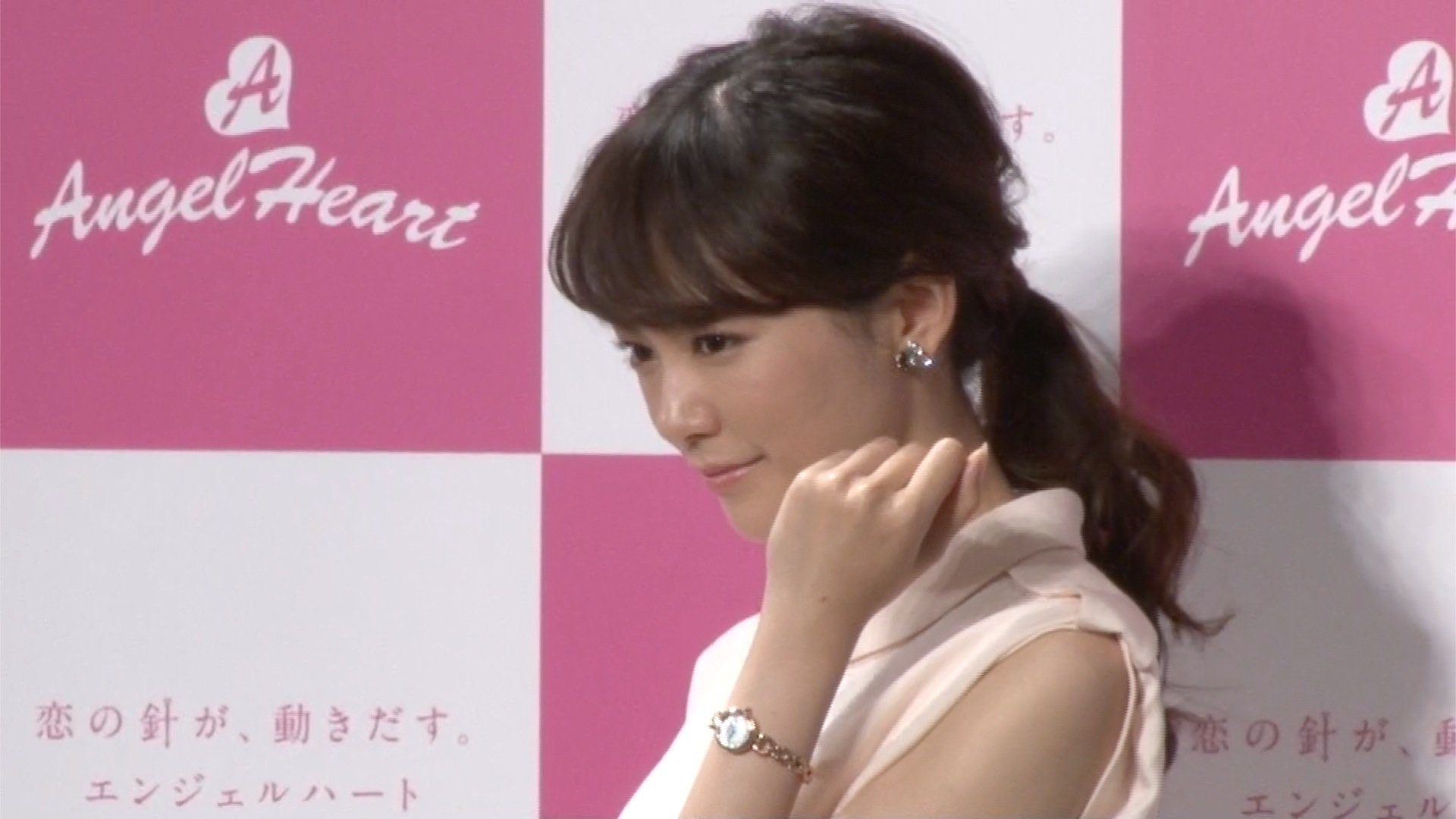 Oricon News オリコンニュース 動画 桐谷美玲 結婚 出産は30歳までに あと4年しかない 時計ブランド エンジェルハート 16年春夏コレクション新作発表会 桐谷美玲 T Co Jqxqasus1h T Co Yuowof3le3