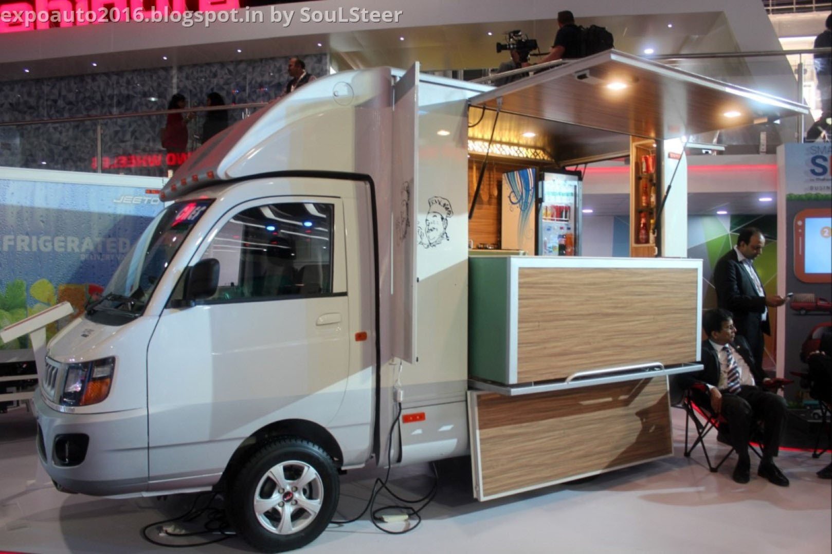 mahindra jeeto refrigerated van price