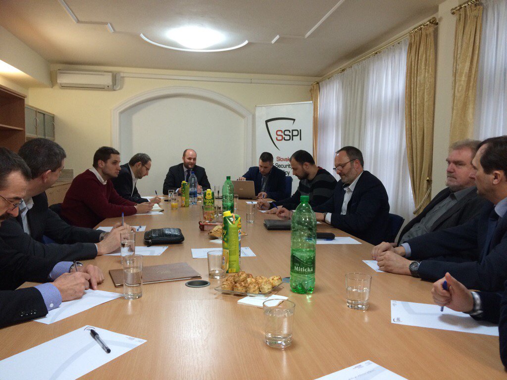 SlovakSecurity's tweet photo. Prfct exp discussion #StrongerDefence orgnzd yday by @SlovakSecurity on #slovakia #airforce #modernization @valasekt https://t.co/74uDhNvdHV