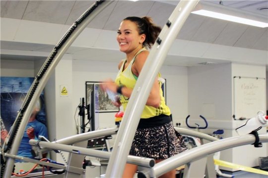 MsKatErnst's tweet photo. GOOD GOD! "Ultra runner @susie_chan sets new 12-hour treadmill world" recordhttp://bit.ly/1KTbj7I https://t.co/ZNVCjlxqf6