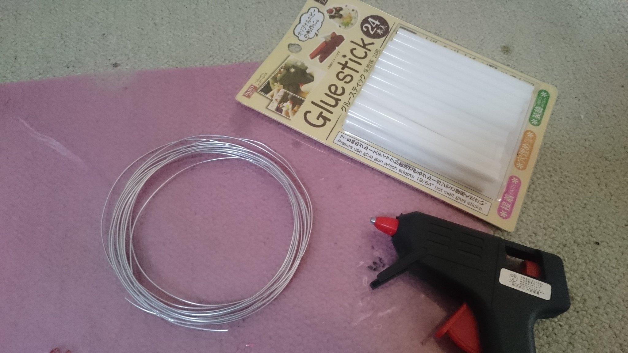 黒羽 Kurou グルーガン触手の作り方 用意する物 グルーガン グルースティック 今回は比較的入手しやすい白色 針金 太さ1 位 使わないクリアファイル 薄手でいいので手袋 延長コード 大体ダイソーで揃います T Co 132m2hb5yg Twitter 黒羽 Kurou グルーガン触手の作り方 用意する物 グルーガン グルースティック 今回は比較的入手しやすい白色 針金 太さ1 位 使わないクリアファイル 薄手でいいので手袋 延長コード 大体ダイソーで揃います T Co 132m2hb5yg Twitter