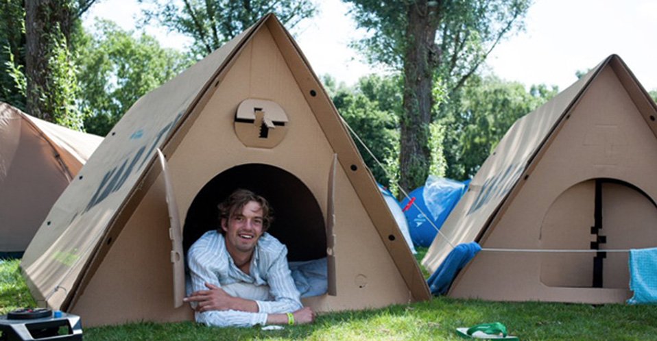 piweeFR's tweet photo. Des tentes en cartons spécialement conçues pour les festivals en plein air > https://t.co/jRszcIxOh1 
(/@alex91_r) https://t.co/wnXA7H53Et