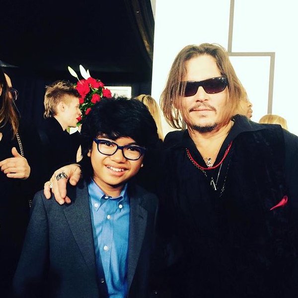 CreativeDisc's tweet photo. [pics] @_JoeyAlexander dan Johnny Depp di backstage #Grammys https://t.co/o7Ls8lqDZU