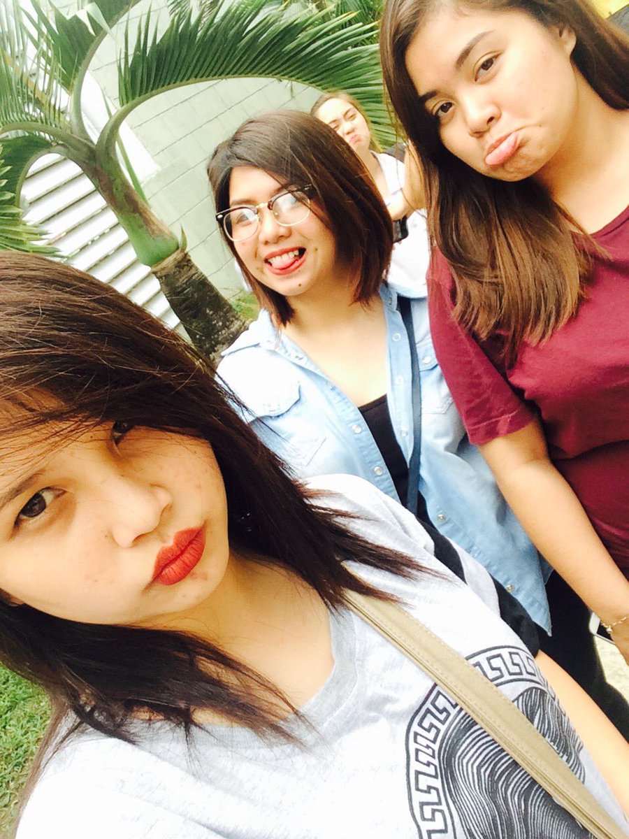 allewod's tweet photo. Hi @myrrhcastillo and @ubenglala 😘 https://t.co/OY5EQpwIQo