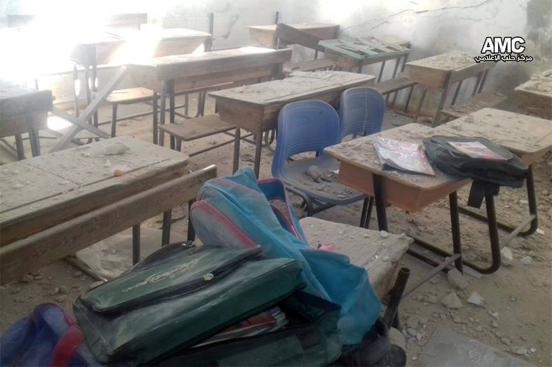 RevolutionSyria's tweet photo. مدرسة قرية أورم بريف الحلب، بعد أن أغار عليها العدوان الروسي
A school in rural #Aleppo bombed by Russia
#Syria https://t.co/NvFeVkFdxn