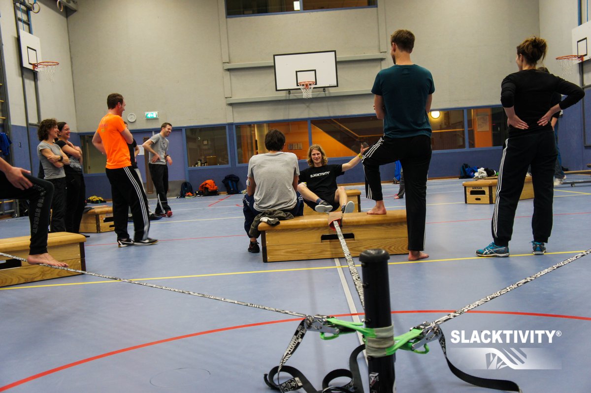 Slacktivitynl's tweet image. Fun, oefenen en kennis opdoen; Onze scholing voor KiK op de ALO van de HvA was een succes gisteren! #gym #Slackline