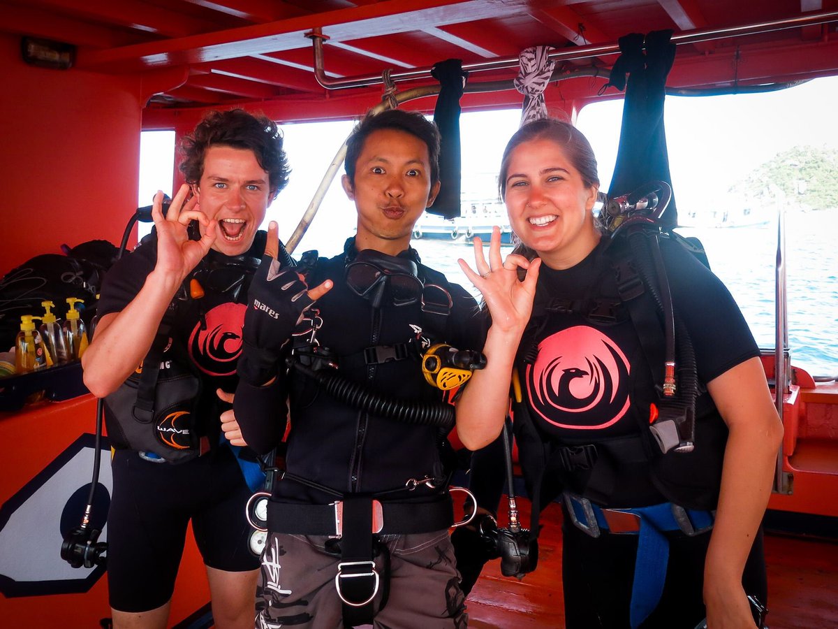phoenixdivers1's tweet photo. Some of our latest open water graduates, congrats guys! #kohtao #diving #SSI #PADI #thailand #phoenixdivers https://t.co/pH3T5Xe6HR