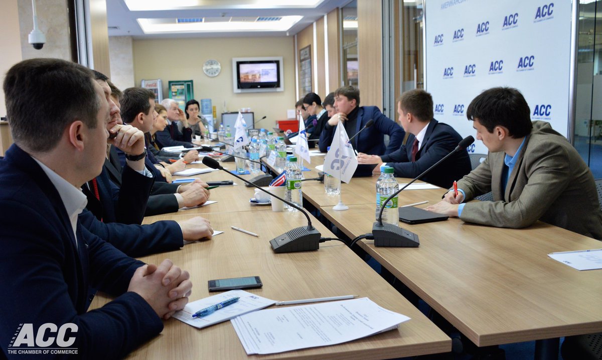 ChamberUkraine's tweet photo. Outside meetings w/#subsoil users is very important.Questions from investors,discussing pressing issues,-M.#Boyarkin https://t.co/sxOBYHTjaf