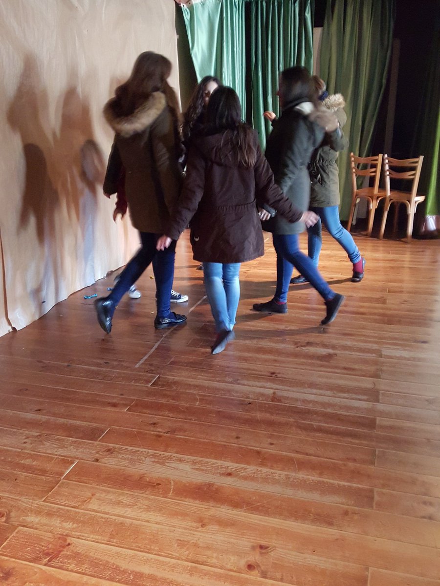 ziledeforta's tweet photo. Dia de ensayo con bailes incluidos #proyectomueca https://t.co/XNsm4XNpYA