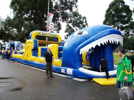 JumpingCastless's tweet photo. Entertainment in your party place : https://t.co/YS9ydhBDB6 https://t.co/PoZK6Je59f