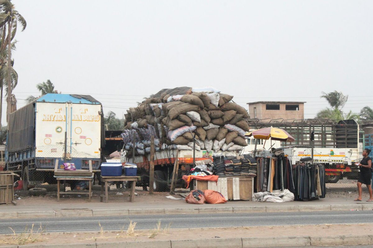 Joy997FM's tweet photo. Overloaded trucks have compromised the integrity of the overpass at Achimota. Have you seen this? #JoySMS https://t.co/lhm12MxdFb