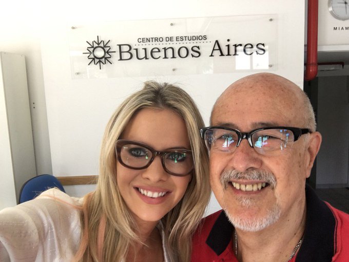 Selfie con mi profesor @OsvaldoMenendez!! ???? un gran maestro!!! https://t.co/v04FopWe2s