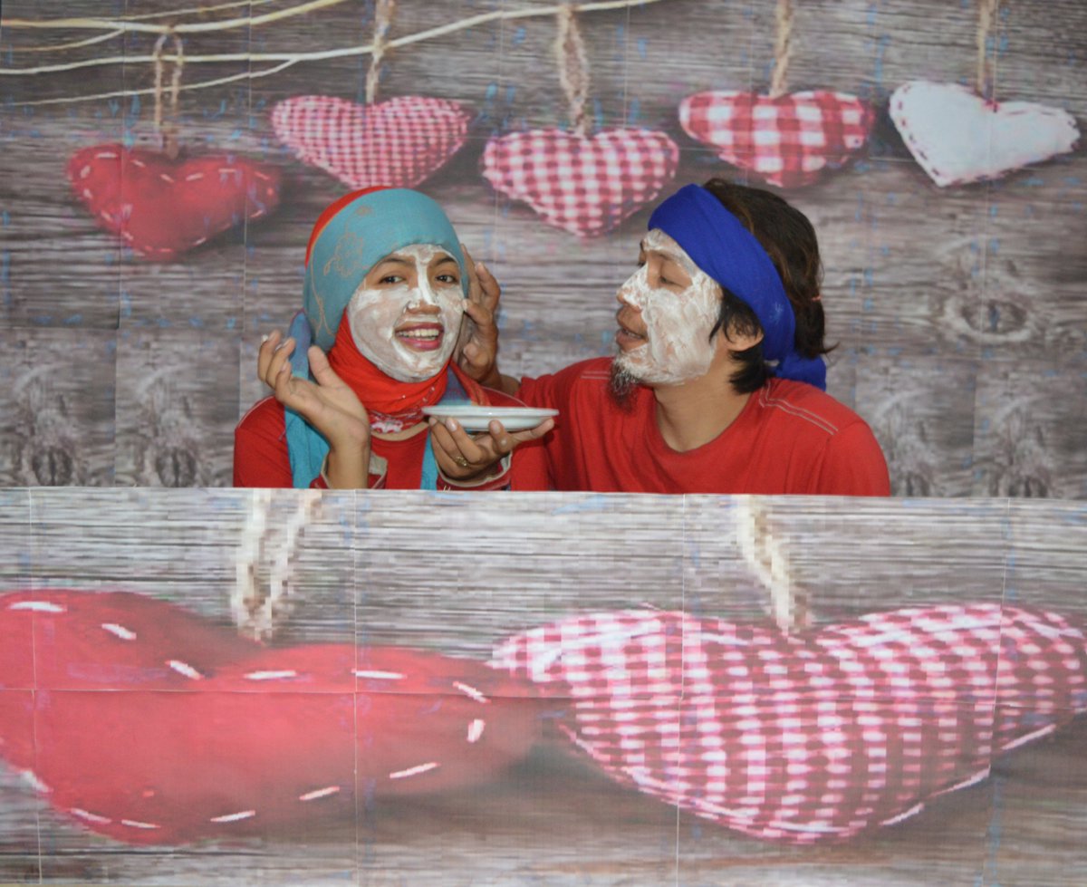 RossaRozhanThie's tweet photo. @BuzzBuddies_ID #BuzzyCouple Menjadi ABADI Seringkali cinta hnya butuh cara sederhana bukan istimewa, megah atau wah https://t.co/ZhA7jyrCn2