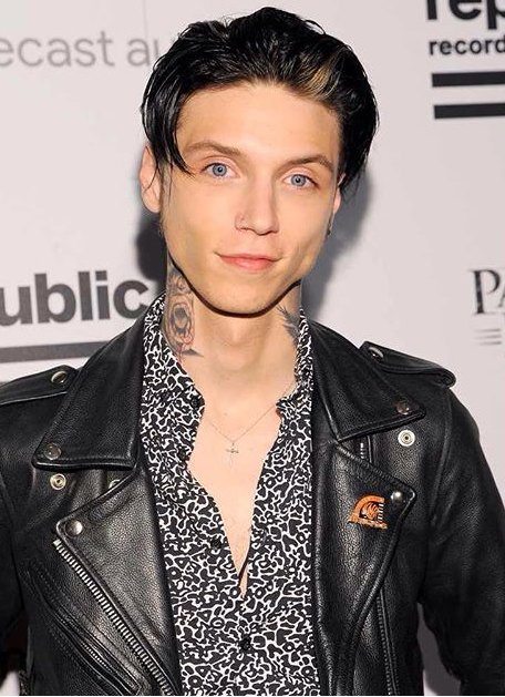 Andy Biersack Italy On Twitter New Photos Of Andy Attending The