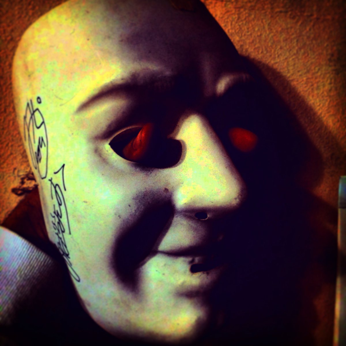 たつき おれの宝物 この人と出会ってなかったら今の自分はいないだろうなぁ 感謝しきれないですわ 永遠の師匠ですぜ ちなみに書いてあるサインはエグスプロージョン様方の ひとりでできるもん 弟子だもん Dancelife T Co Pf6d86sovn