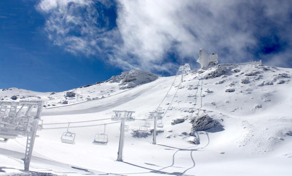 websierranevada's tweet photo. #SierraNevada will open tomorrow 13 new tracks and more than 30 km https://t.co/i6gjVfWgYE https://t.co/q23mX1ZHMT