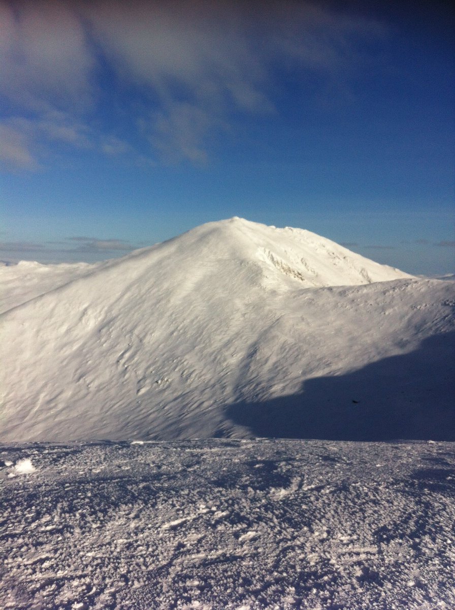 killinoutdoor's tweet photo. Lawers road into Glen Lyon is clear at the moment . Good skiing conditions upwards of 700 m . https://t.co/Yy6BZo40UA