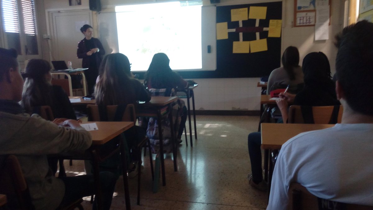 FEDACManresa's tweet photo. 4tESO A. Última xerrada financera.#entrepaneurs #fedac @ampafedcmanresa @twtFEDAC @PerlaciaImma @ https://t.co/wx9TF4a8oG