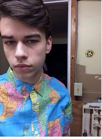 rafots's tweet photo. Cuando tienes examen de geografía y no estudiaste. https://t.co/Umq1vwy8bY